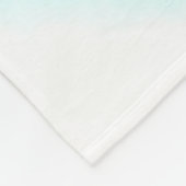 weiße einfache minimale Textstil-Hochzeit blaues H Fleecedecke (Ecke)