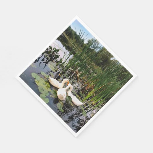 Weiße Enten, Lilienpads, Fesseln, Seeufer Serviette (Ecke)