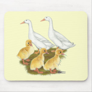 Weiße Enten und Enkeln Mousepad