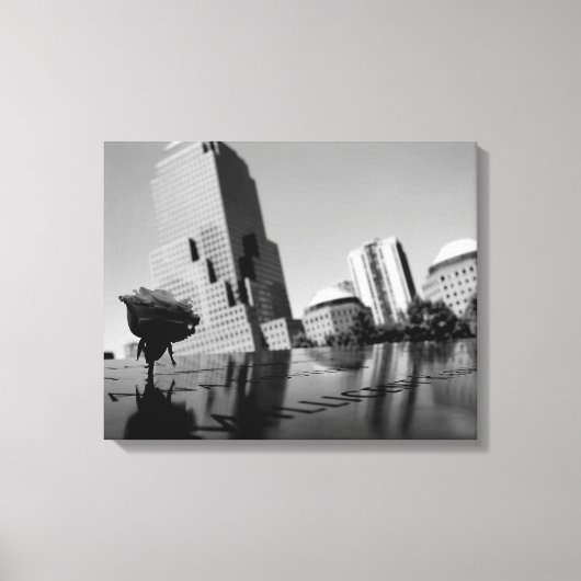 Weiße Erinnerungsrose Leinwanddruck (Vorderseite)