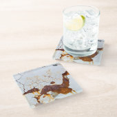 Weiße Farbe gebrochen, rostiges Auto. Glasuntersetzer (Schrägansicht)