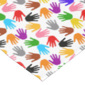 Weiße farbenfrohe Handabdruck-Musterdesign Tischdecke (Schrägansicht)