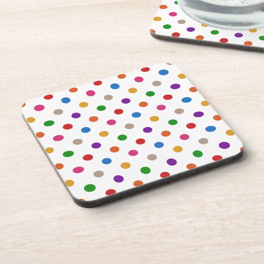 Weiße farbenfrohe Regenbogen-Punkte-Design Getränkeuntersetzer (Linke Seite)