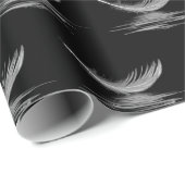 weiße Feder auf schwarz Geschenkpapier (Rolleneckpunkt)