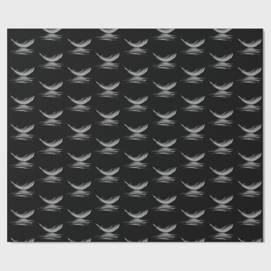 weiße Feder, die auf schwarzem Wasser schwimmt Geschenkpapier (Flach)