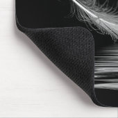 Weiße Feder mit Wasser Reflektion und Zitat Mous Mousepad (Ecke)
