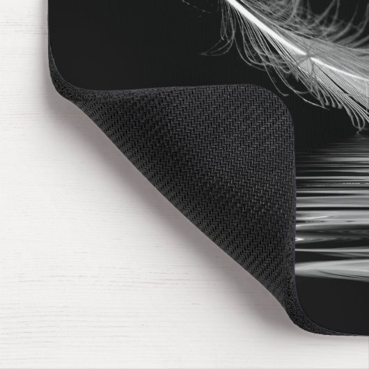 Weiße Feder mit Wasser Reflektion und Zitat Mous Mousepad (Ecke)