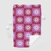 Weiße Fenstertür auf roten und rosafarbenen Karton Golfhandtuch (Insitu)