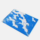 Weiße Fledermäuse in Flugblau Fußmatte (Schrägansicht)