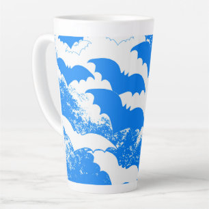 Weiße Fledermäuse in Flugblau Milchtasse