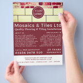 Weiße Fliesen, Fußboden, Fliesenwerbung Flyer (Hand)