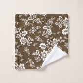 Weiße Flora auf Choco Brown Hintergrund Badhandtuch Set (Waschlappen)
