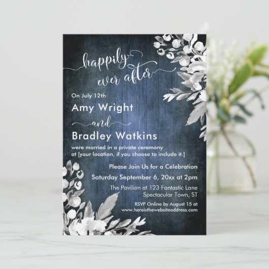 Weiße florale Wasserfarbe Blau glücklich je nach Einladung (Stehend Vorderseite)