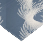 Weiße Flugfedern Tischdecke (Schrägansicht)