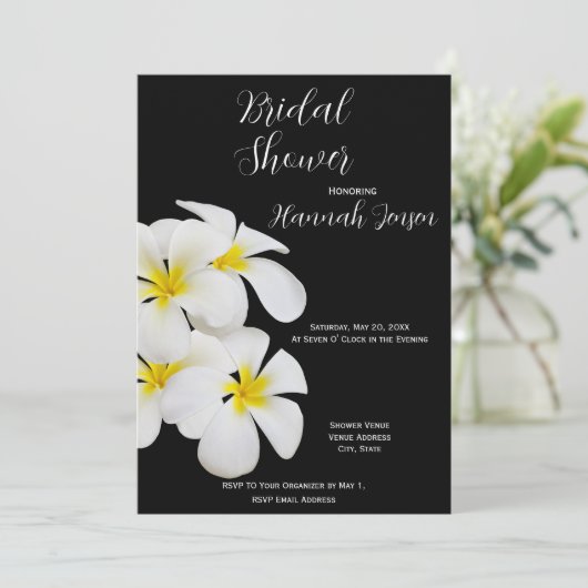 Weiße Frangipani-Blume, tropisch, floral, Bridal Einladung (Stehend Vorderseite)