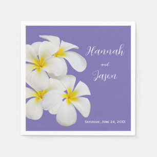 Weiße Frangipani-Blüten, Immergrün, Hochzeit Serviette