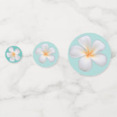 Weiße Frangipani Plumeria Blume auf Aquamarin Konfetti (Vorderseiten)
