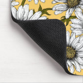 Weiße Gänse, wilde Blume auf Gelb Mousepad (Ecke)