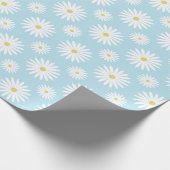 Weiße Gänseblümchen auf Blau Geschenkpapier (Ecke)