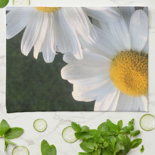 Weiße Gänseblümchen Geschirrtuch (Gefaltet)