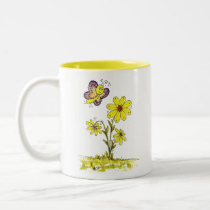 Weiße gelbe Blumen mit Schmetterling Zweifarbige Tasse