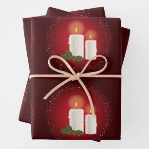 Weiße gemütliche Weihnachtskerzen auf Rot mit Stec Geschenkpapier Set