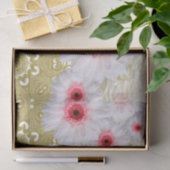 Weiße Gerbera-Blume auf goldweißem Damaskusmuster Seidenpapier (Geschenk)
