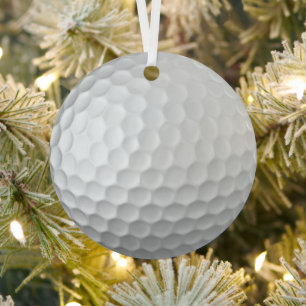 Weiße golfballstruktur mit dimpeln ornament aus metall