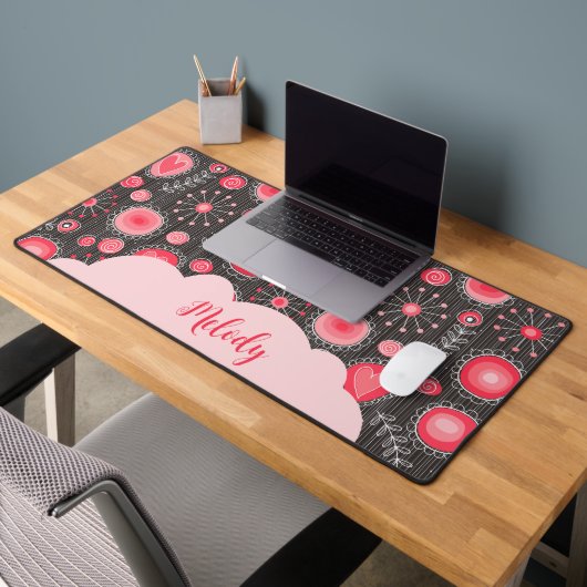 Weiße graue Herzen und Blume Blumenname Schreibtischunterlage (Büro 2)