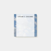 Weiße/graue Wolken und blauer Himmel + Post-it Klebezettel (Vorderseite)