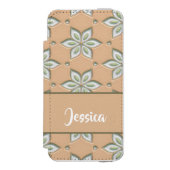 Weiße, gravierte Blume auf Bräune Incipio iPhone Geldbeutel-Hülle (Folio Vorderseite)