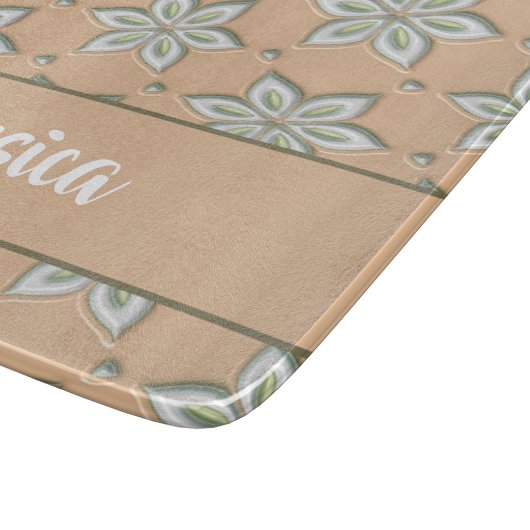 Weiße, gravierte Blume auf Bräune Schneidebrett (Ecke)