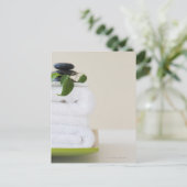 Weiße Handtücher und Wellness-Center Postkarte (Stehend Vorderseite)