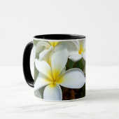 Weiße Hawaiiplumeria-Blume Tasse (Vorderseite Links)