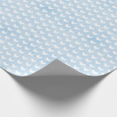 Weiße Herzen auf hellblauen Linen Geschenkpapier (Ecke)