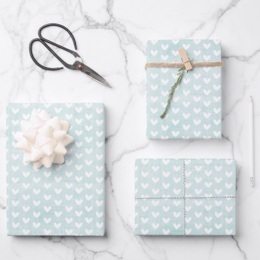 Weiße Herzen auf hellgrüne Leinen Geschenkpapier Set (Vorderseite)