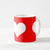 Weiße Herzen auf rotem Hintergrund Kaffeetasse (VorderseiteRechts)