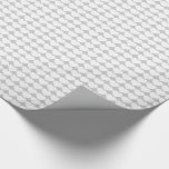 Weiße Herzen auf Silber Geschenkpapier<br><div class="desc">Dieses Verpackungspapier weist ein sich wiederholendes weißes Herzmuster auf einem silbernen Hintergrund auf. Option zum Anpassen: Weiße Herzmuster neu formatieren/neu positionieren,  Papiertyp auswählen und/oder die Hintergrundfarbe ändern.  Ideal für Brautpartys,  Hochzeiten und Taufen. Der silberne Hintergrund eignet sich besonders für ein silbernes Hochzeitsjubiläum.</div>