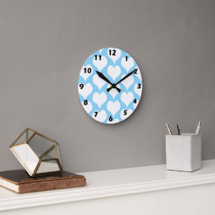 Weiße Herzen Design Runde Wanduhr