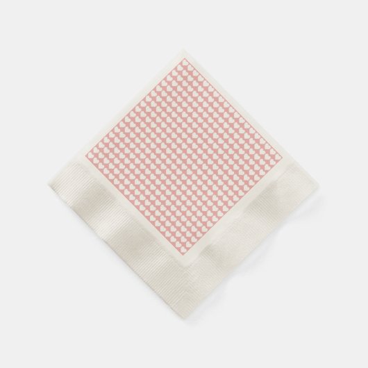 Weiße Herzen in Rosa Serviette (Ecke)