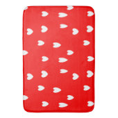 Weiße Herzmuster auf Rot Badematte (Vorderseite Vertikal)