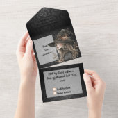 Weiße Hexe auf schwarzem Damast All In One Einladung (Abreißen)