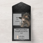 Weiße Hexe auf schwarzem Damast All In One Einladung (Innen Boden)