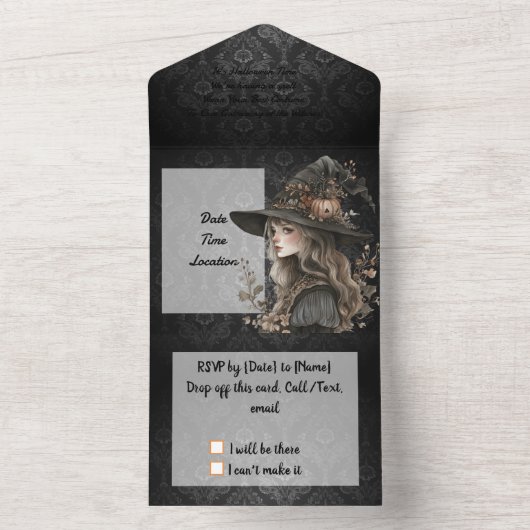 Weiße Hexe auf schwarzem Damast All In One Einladung (Innen Boden)