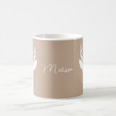 Weiße Hirsche Kopf Silhouette auf Beige & Individu Kaffeetasse (Mittel)