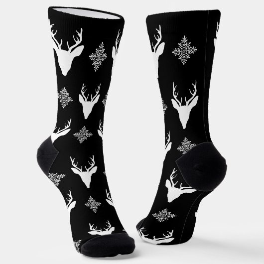 Weiße Hirschköpfe & Schneeflocken auf schwarzem Mu Socken (Gewinkelt)