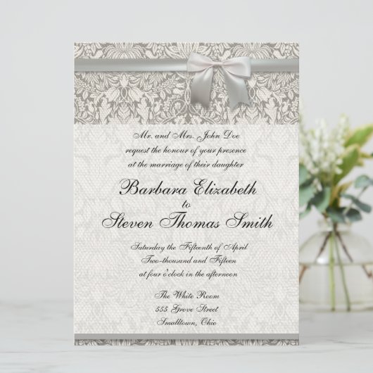 Weiße Hochzeitseinladung traditionelle Vorlage (Stehend Vorderseite)