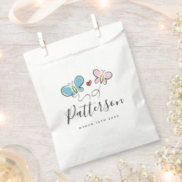 Weiße Hochzeitsfeier mit Schmetterlingen Geschenktütchen