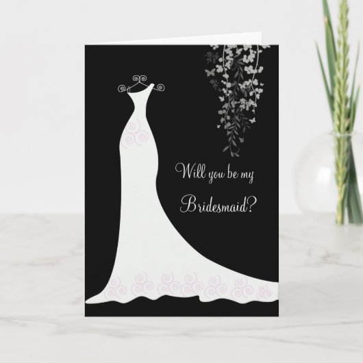 Weiße Hochzeitskleidung auf schwarzer Bridesmaid-A Einladung (Vorderseite)