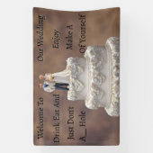 weiße Hochzeitskuchen mit Bridal-Paar, Banner (Vertikal)